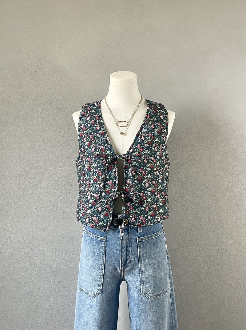 Dainty Floral Vest